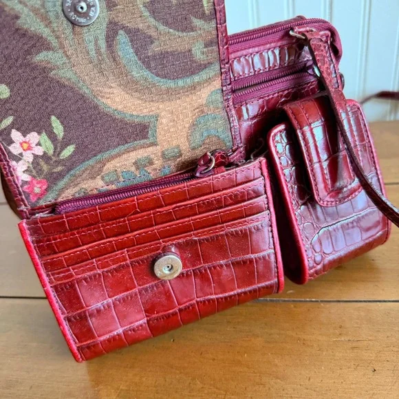 Brighton vintage Red Croc Embossed Leather Heart Purse Adjustable Crossbody - Picture 9 of 13
